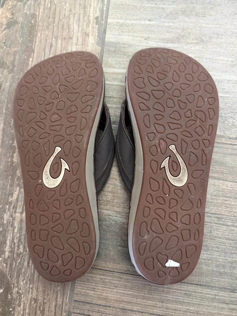 Men’s OLUKAI Ohana flip flop sandals size 12